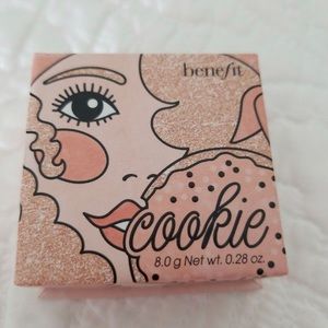 Benefit Cosmetics Cookie Highlighter